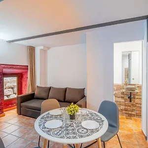 apartamento-1-en-la-muralla-romana-junto-a-la-catedral.top-hotels-tarragona.com/